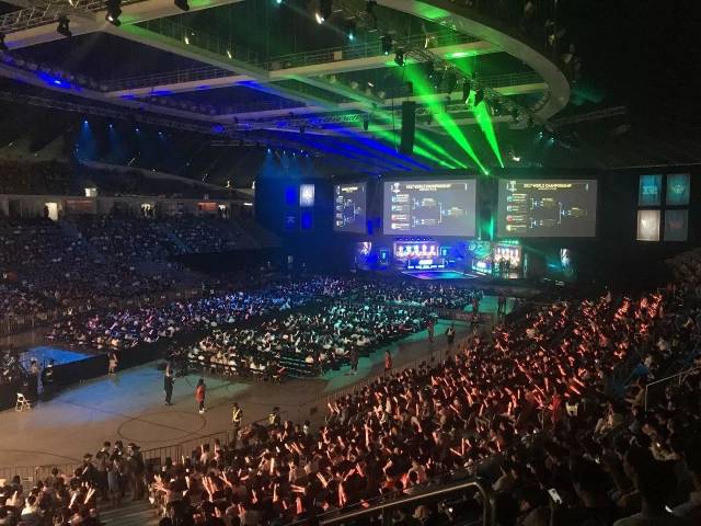 鼓舞着更多 鼓舞着更多